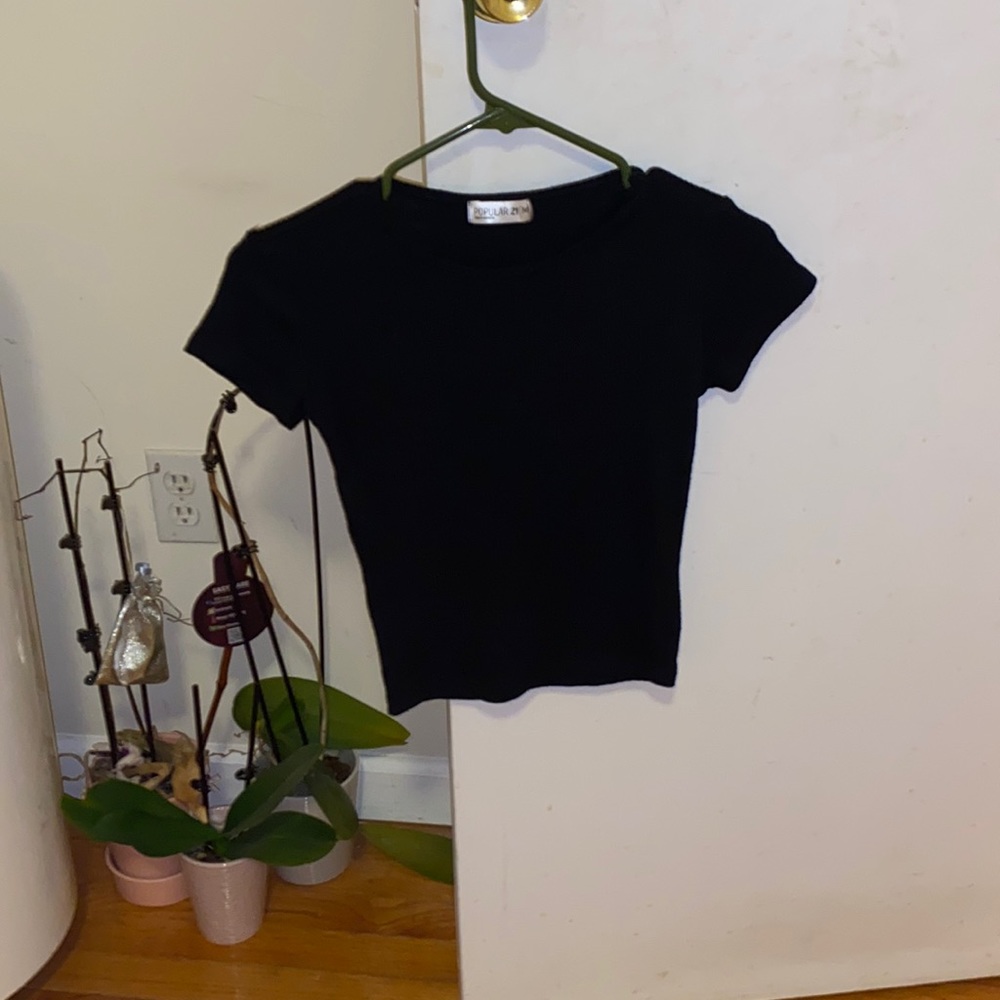 Brand new cropped black tee